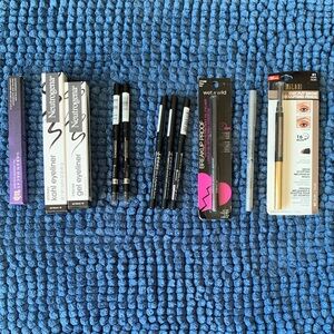 Assorted Eyeliner Set and one eyebrow